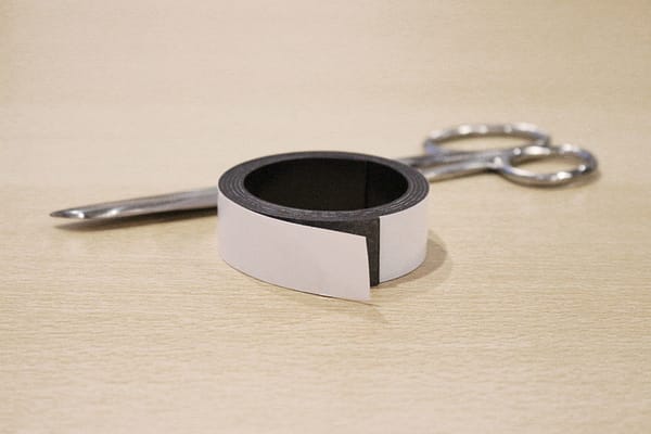 Kangaro K-5060 Magneetband Zelf-klevend 12,5mm X 1 Meter - Afbeelding 2